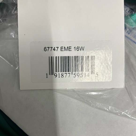 Mac Duggal 67747 NWT SPLIT SLEEVE SURPLICE GOWN (PLUS) - Picture 8 of 9